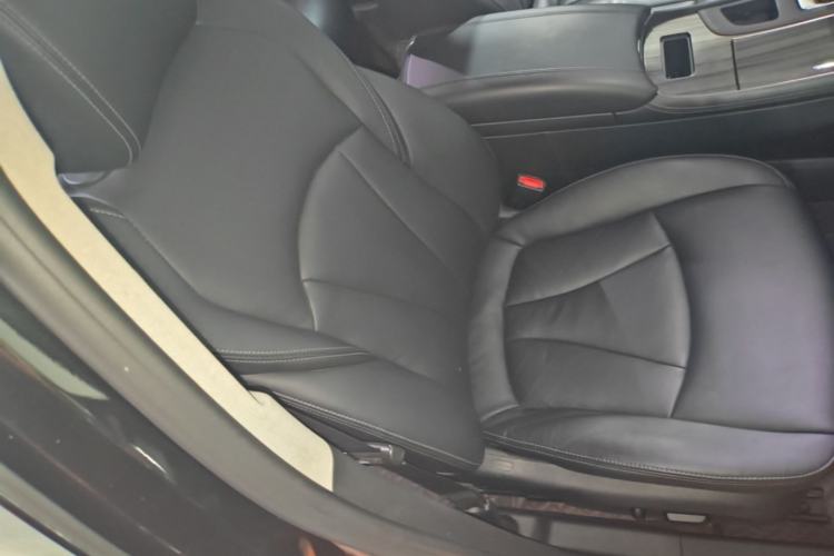 Used Buick LaCrosse 2021 552T Luxury Version Right Front Seat