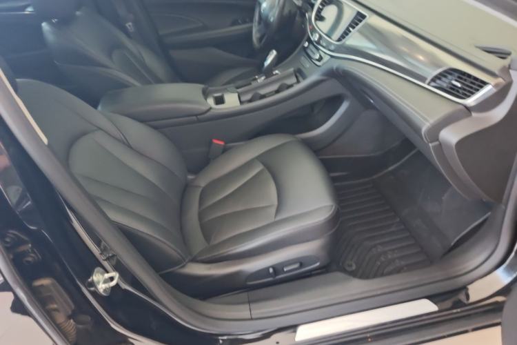 Used Buick LaCrosse 2021 552T Luxury Version Right Front Seat