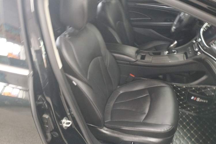 Used Buick LaCrosse 2021 652T Luxury Model Right Front Seat