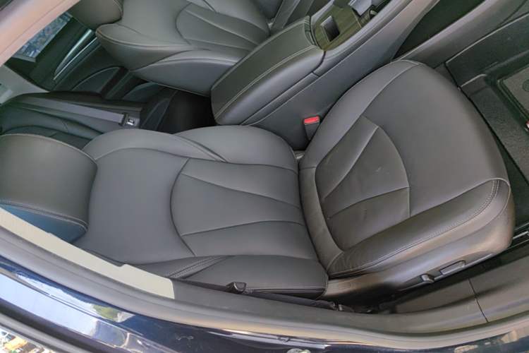 Used Buick LaCrosse 2021 652T Luxury Model Right Front Seat