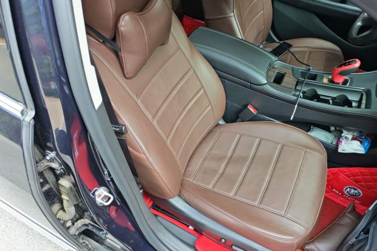 Used Buick LaCrosse 2021 552T Luxury Version Right Front Seat