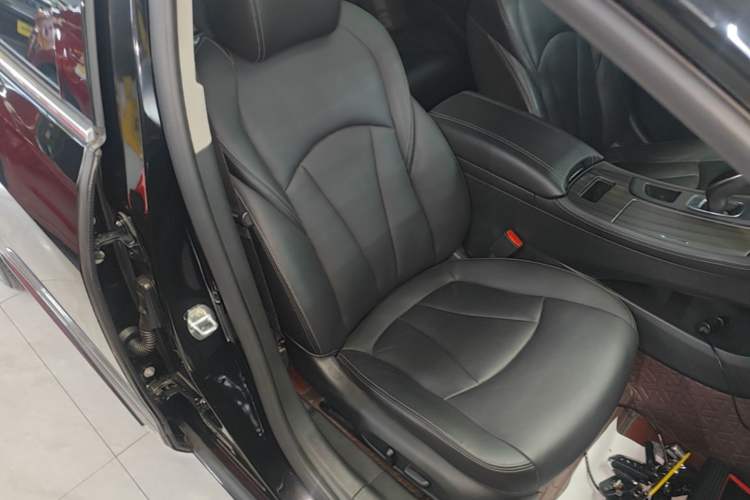 Used Buick LaCrosse 2021 652T Luxury Model Right Front Seat