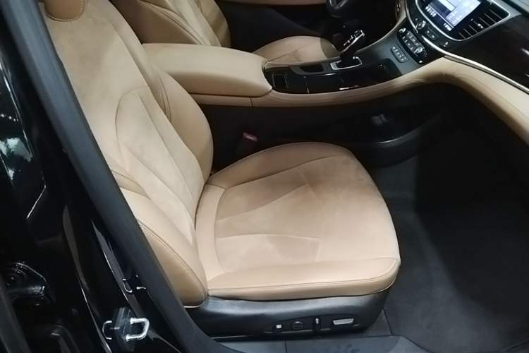 Used Buick LaCrosse 2021 652T Premium Edition Right Front Seat
