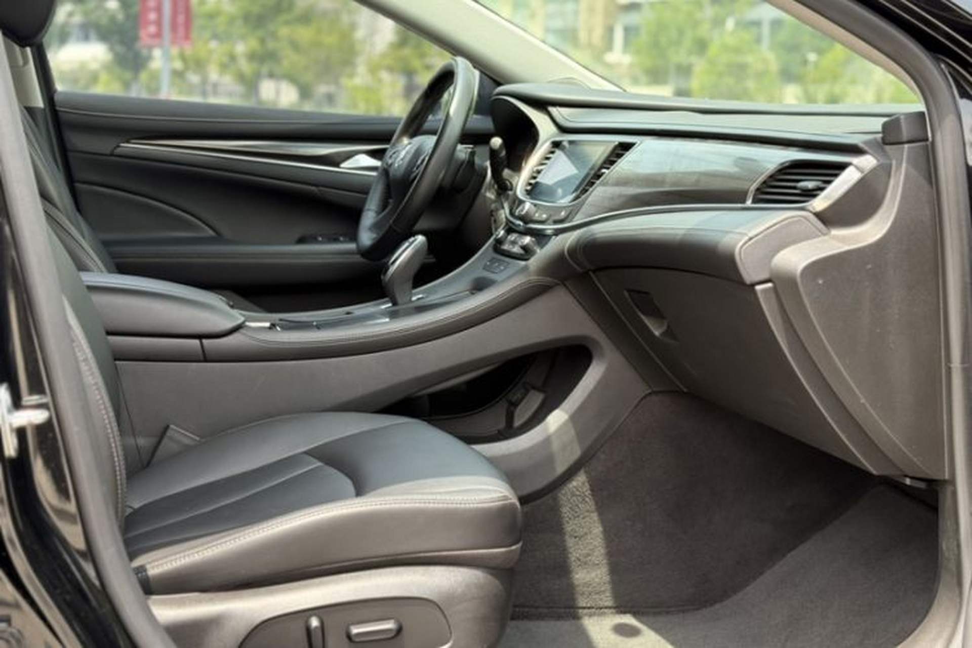 Used Buick LaCrosse 2021 652T Luxury Model Right Front Seat