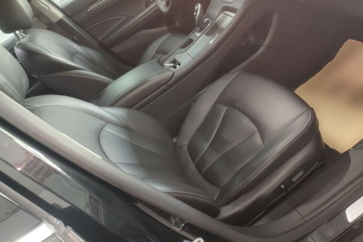 Used Buick LaCrosse 2021 652T Luxury Model Right Front Seat