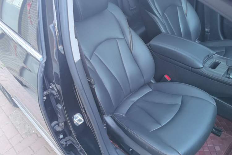 Used Buick LaCrosse 2021 652T Luxury Model Right Front Seat