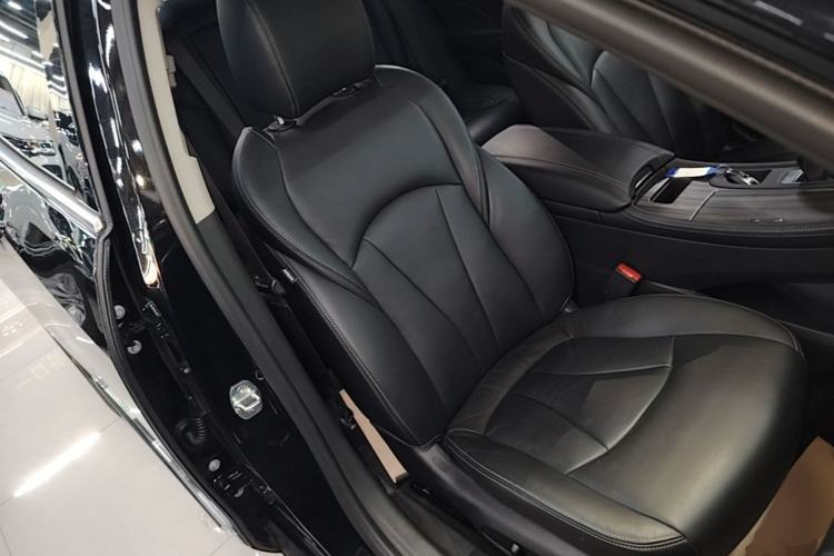 Used Buick LaCrosse 2021 652T Luxury Model Right Front Seat