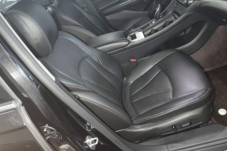 Used Buick LaCrosse 2021 652T Luxury Model Right Front Seat