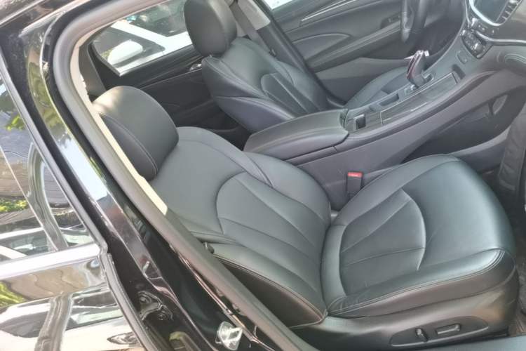 Used Buick LaCrosse 2021 552T Luxury Version Right Front Seat