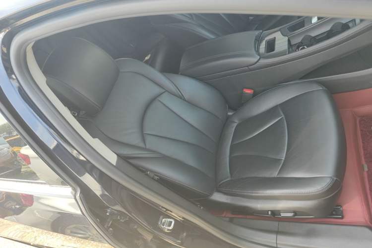 Used Buick LaCrosse 2021 652T Luxury Model Right Front Seat