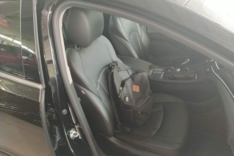 Used Buick LaCrosse 2021 552T Luxury Version Right Front Seat