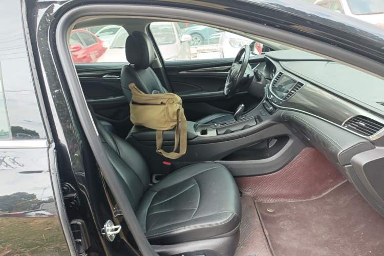 Used Buick LaCrosse 2021 652T Luxury Model Right Front Seat
