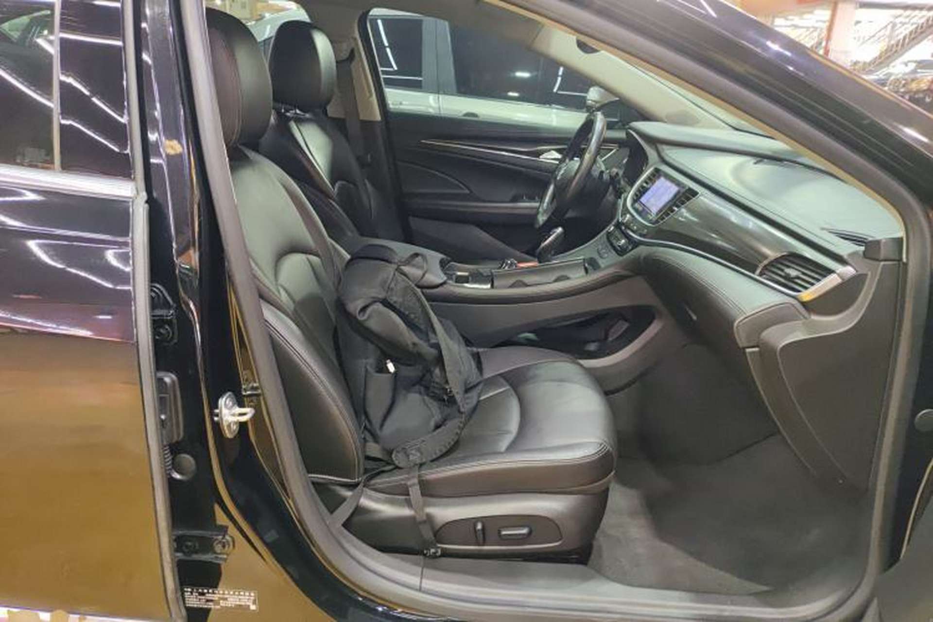 Used Buick LaCrosse 2021 652T Luxury Model Right Front Seat