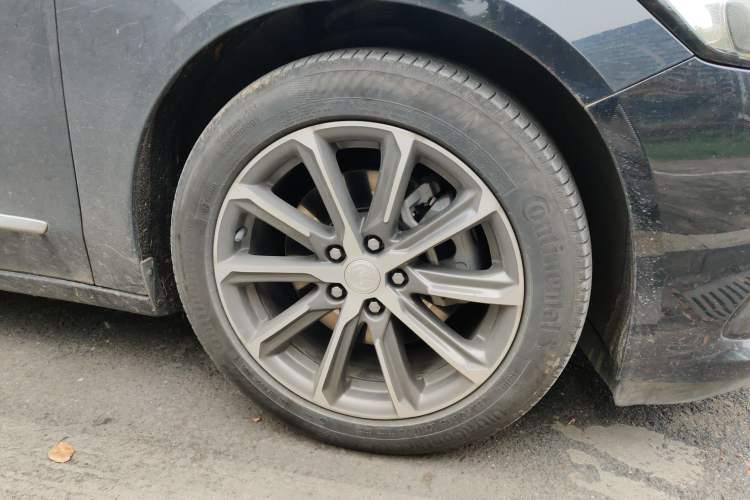 Used Buick LaCrosse 2021 652T Luxury Model Right Front Wheel Hub