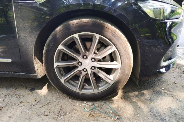 Used Buick LaCrosse 2021 652T Premium Edition Right Front Wheel Hub