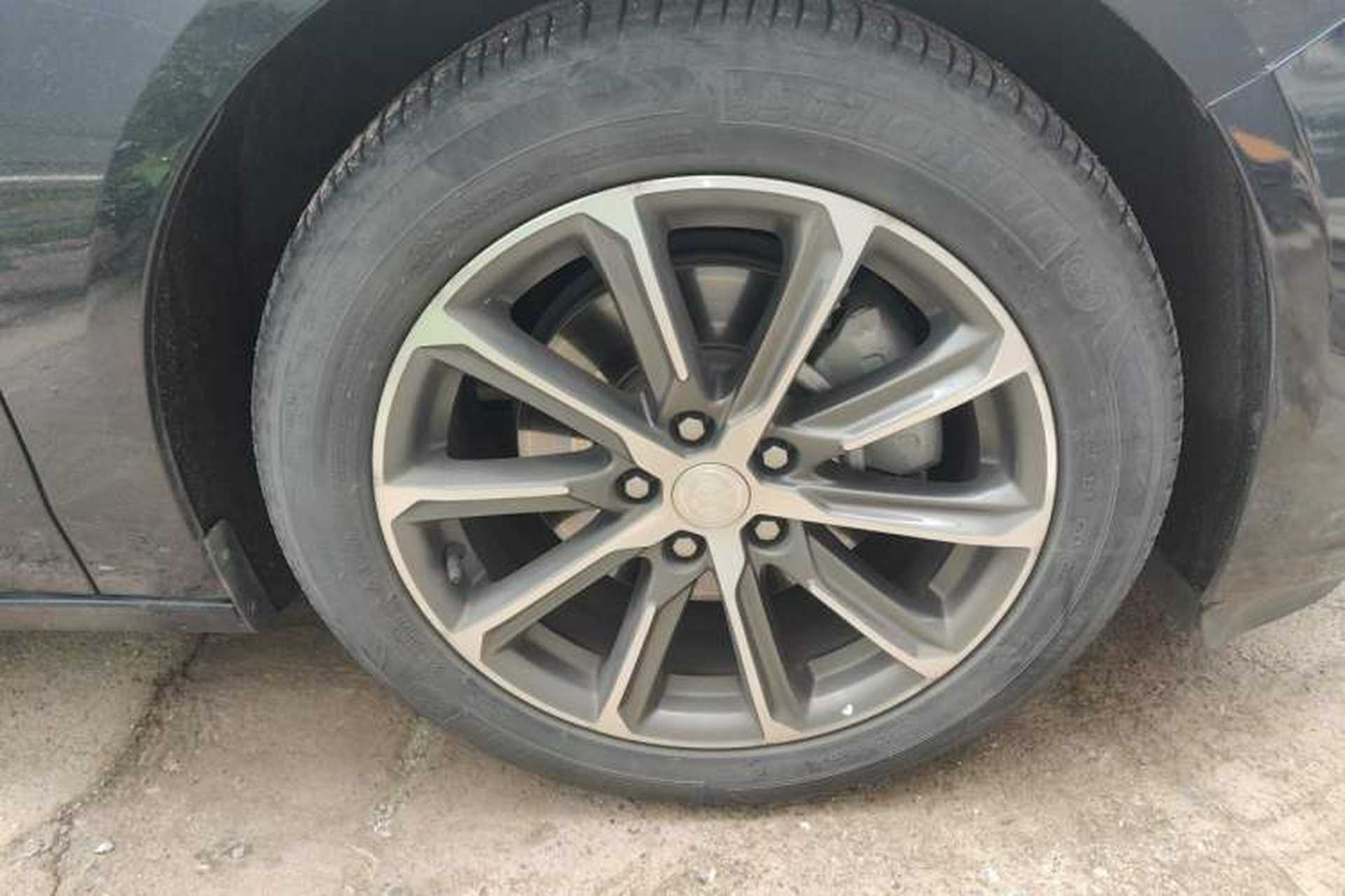 Used Buick LaCrosse 2021 652T Luxury Model Right Front Wheel Hub