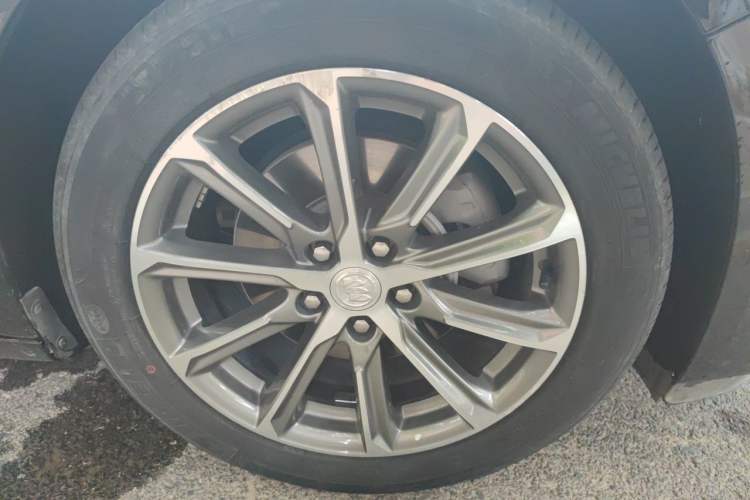 Used Buick LaCrosse 2021 652T Premium Edition Right Front Wheel Hub