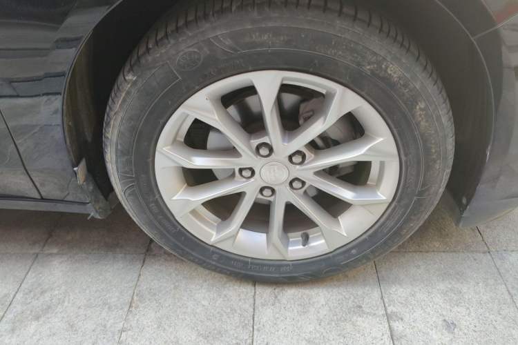 Used Buick LaCrosse 2021 552T Luxury Version Right Front Wheel Hub