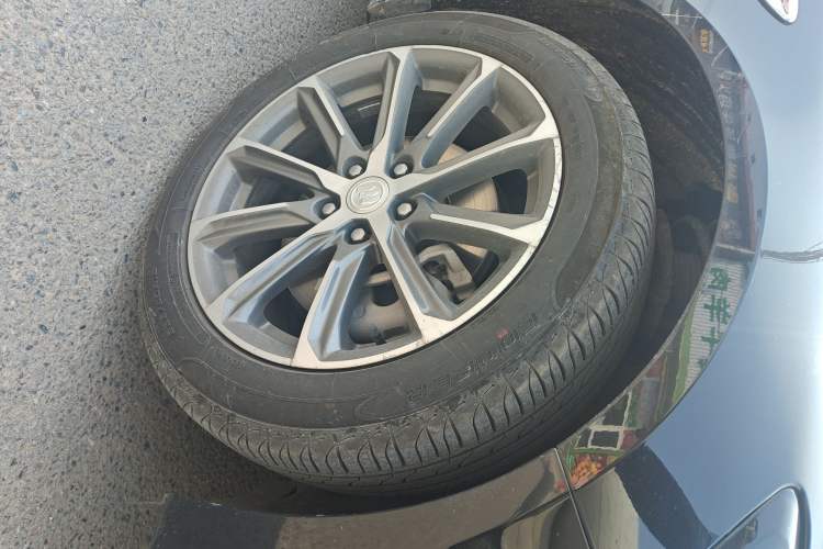 Used Buick LaCrosse 2021 652T Premium Edition Right Front Wheel Hub