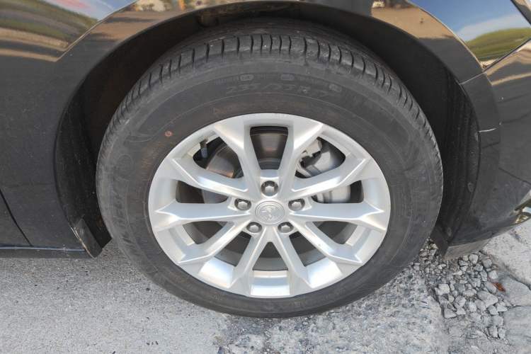 Used Buick LaCrosse 2021 552T Luxury Version Right Front Wheel Hub