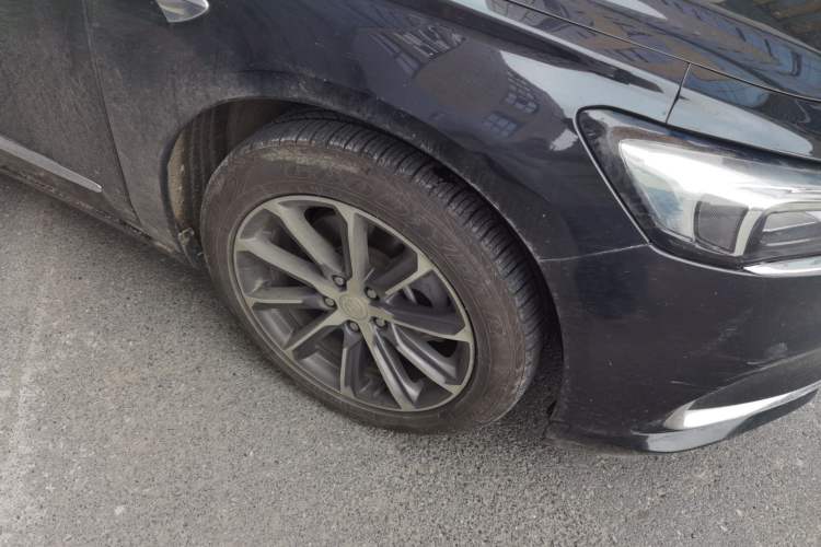 Used Buick LaCrosse 2021 652T Luxury Model Right Front Wheel Hub