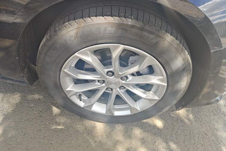 Used Buick LaCrosse 2021 552T Luxury Version Right Front Wheel Hub