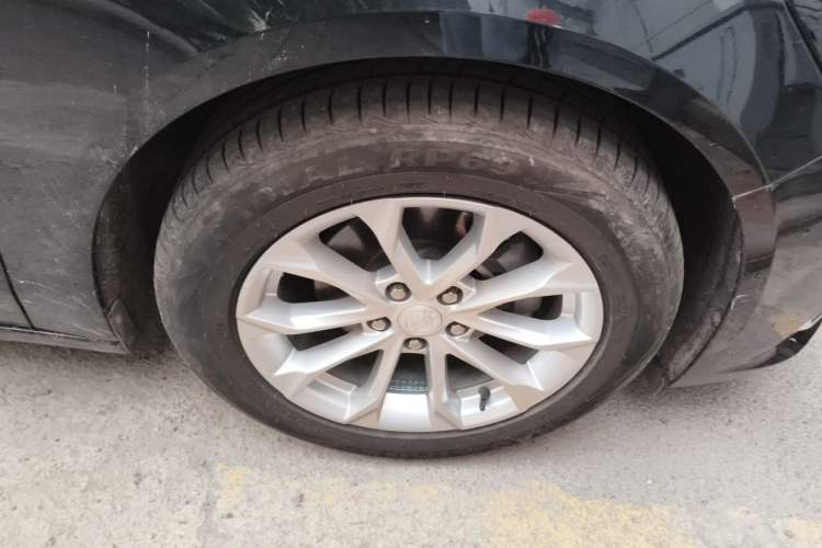 Used Buick LaCrosse 2021 552T Luxury Version Right Front Wheel Hub