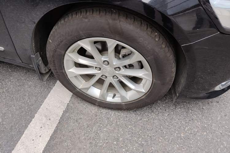 Used Buick LaCrosse 2021 552T Luxury Version Right Front Wheel Hub