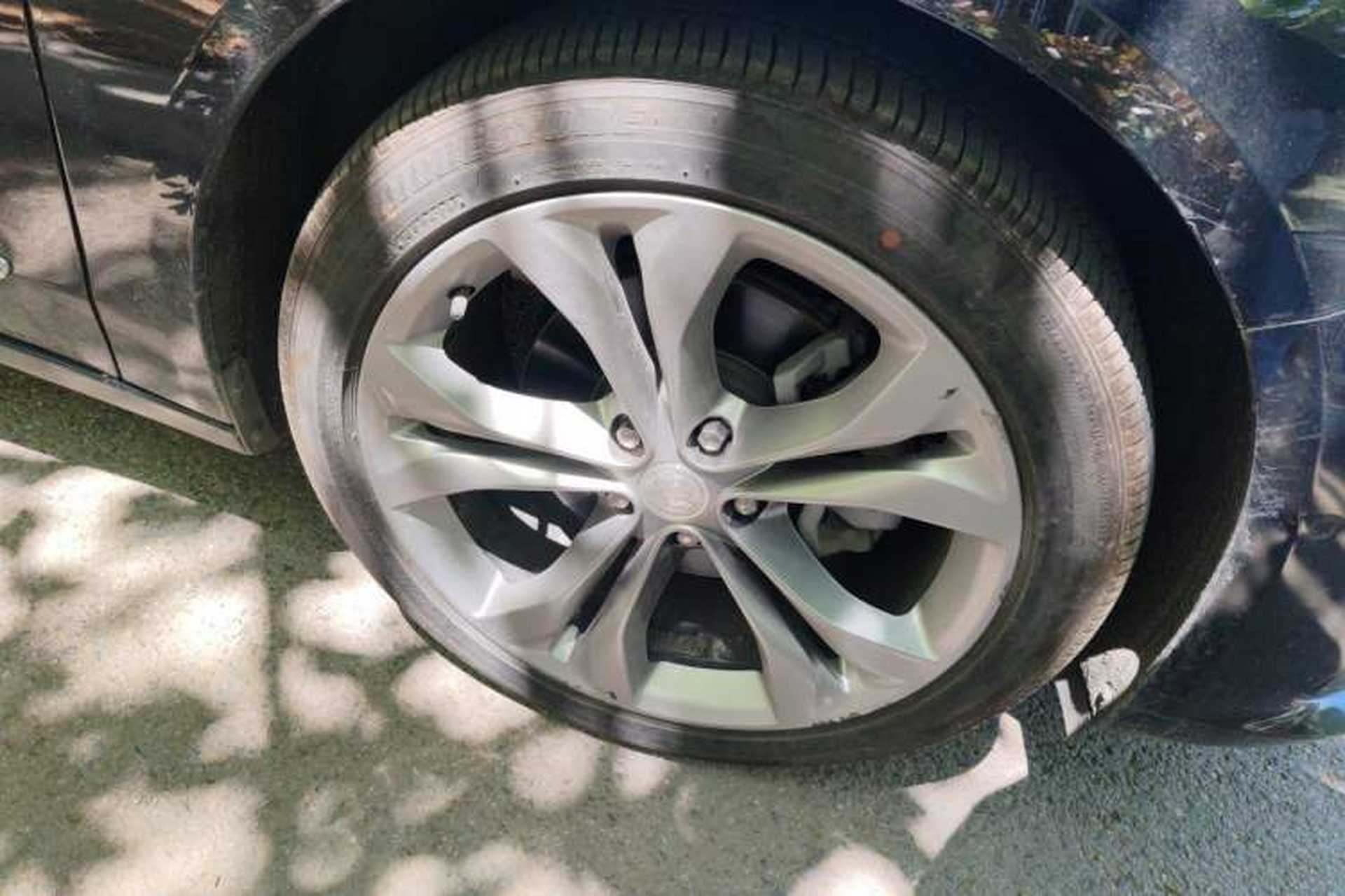 Used Buick LaCrosse 2021 Avenir Avia First-Edition Model Right Front Wheel Hub