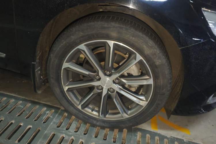 Used Buick LaCrosse 2021 652T Luxury Model Right Front Wheel Hub