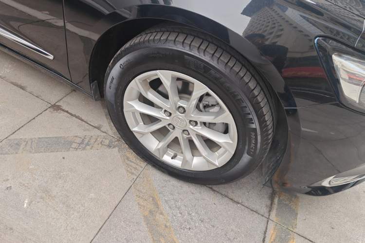 Used Buick LaCrosse 2021 552T Luxury Version Right Front Wheel Hub
