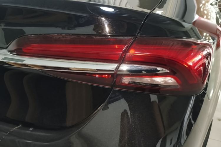 Used Buick LaCrosse 2021 Avenir Avia First-Edition Model Right Rear Taillight
