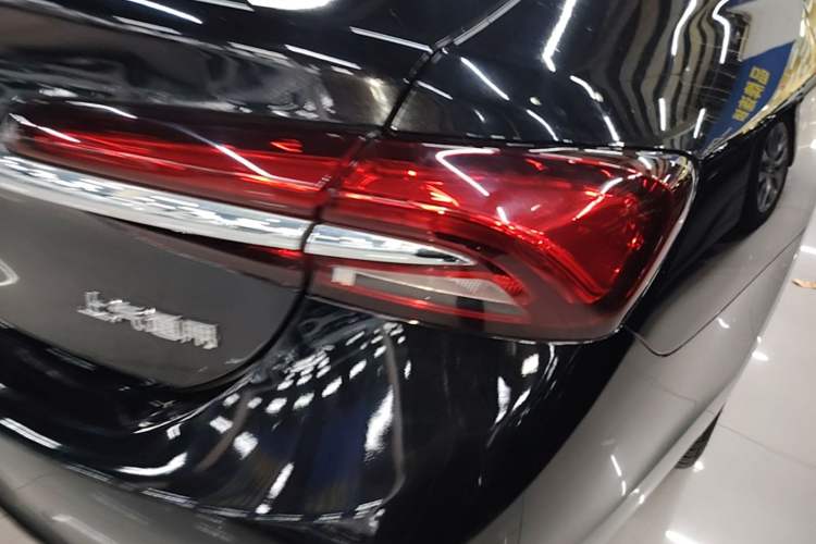 Used Buick LaCrosse 2021 652T Luxury Model Right Rear Taillight