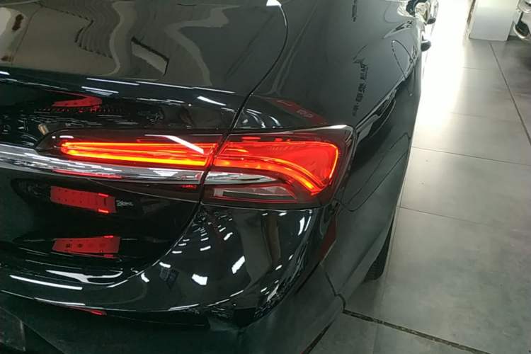 Used Buick LaCrosse 2021 652T Luxury Model Right Rear Taillight