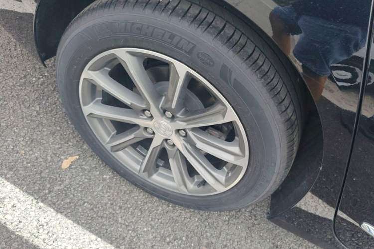Used Buick LaCrosse 2021 652T Luxury Model Right Rear Wheel Hub