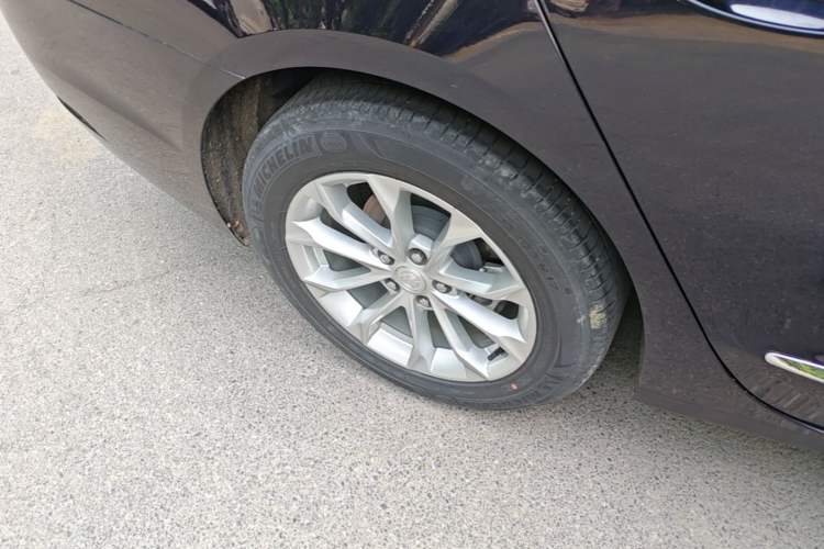Used Buick LaCrosse 2021 552T Luxury Version Right Rear Wheel Hub