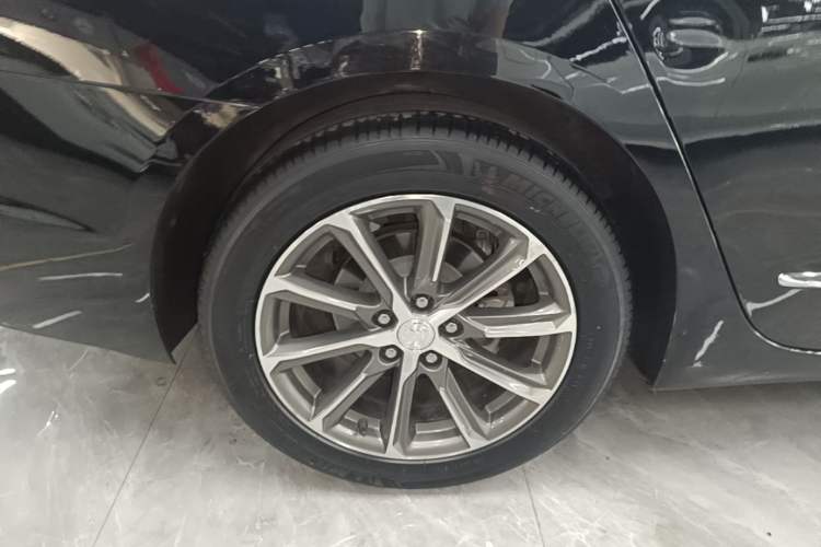 Used Buick LaCrosse 2021 652T Luxury Model Right Rear Wheel Hub