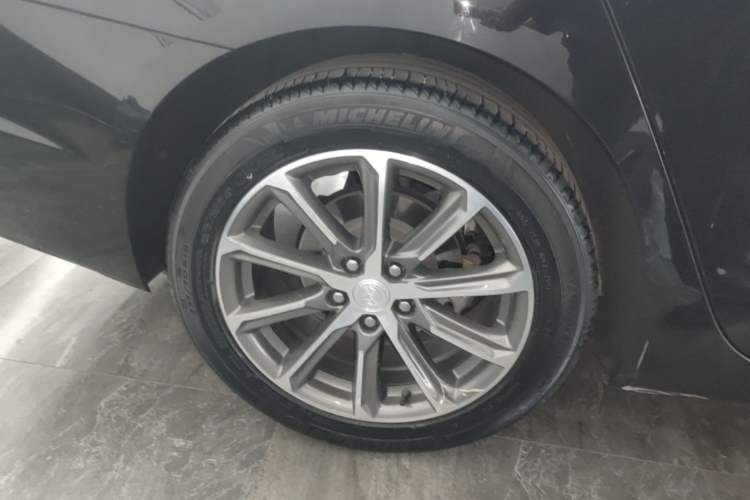 Used Buick LaCrosse 2021 652T Luxury Model Right Rear Wheel Hub