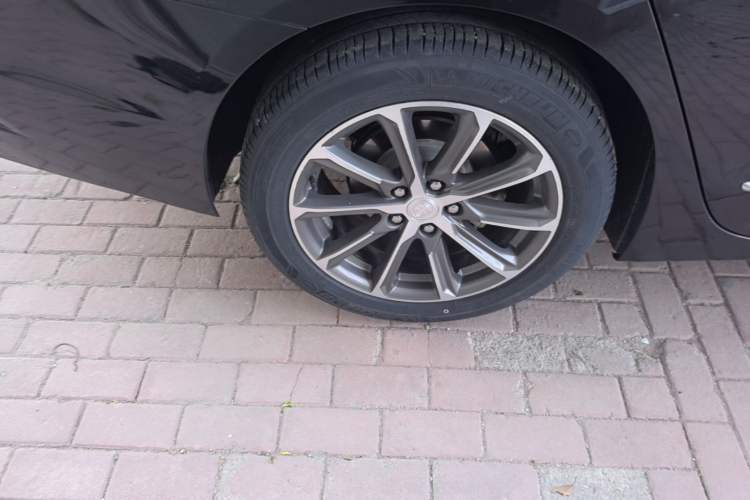 Used Buick LaCrosse 2021 652T Luxury Model Right Rear Wheel Hub