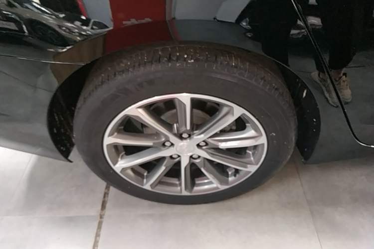 Used Buick LaCrosse 2021 652T Luxury Model Right Rear Wheel Hub