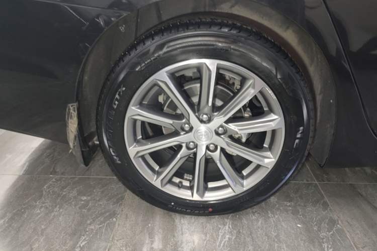 Used Buick LaCrosse 2021 652T Luxury Model Right Rear Wheel Hub