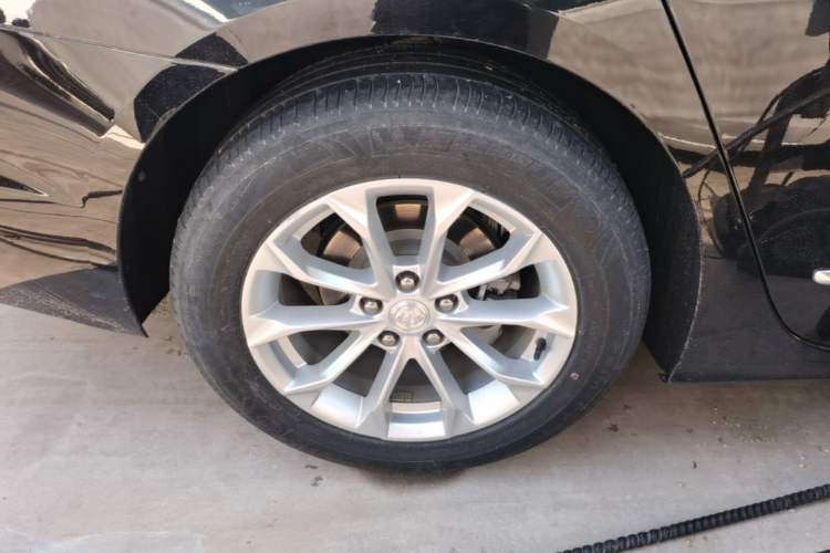 Used Buick LaCrosse 2021 552T Luxury Version Right Rear Wheel Hub