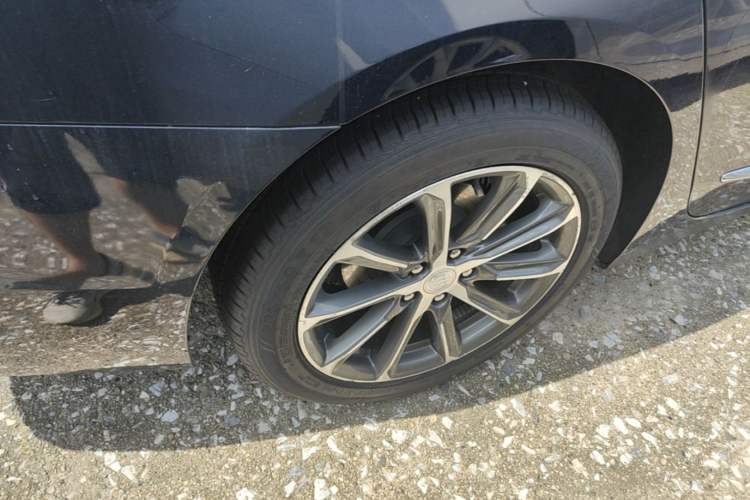 Used Buick LaCrosse 2021 652T Luxury Model Right Rear Wheel Hub