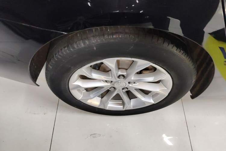 Used Buick LaCrosse 2021 552T Luxury Version Right Rear Wheel Hub