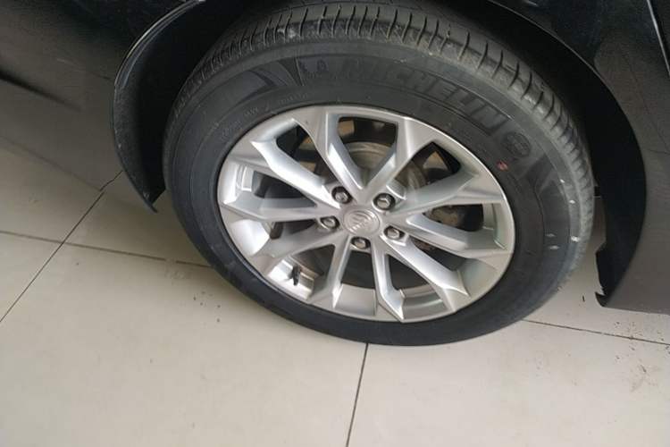 Used Buick LaCrosse 2021 552T Luxury Version Right Rear Wheel Hub