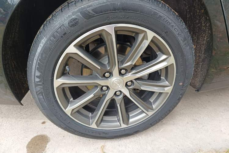 Used Buick LaCrosse 2021 652T Luxury Model Right Rear Wheel Hub