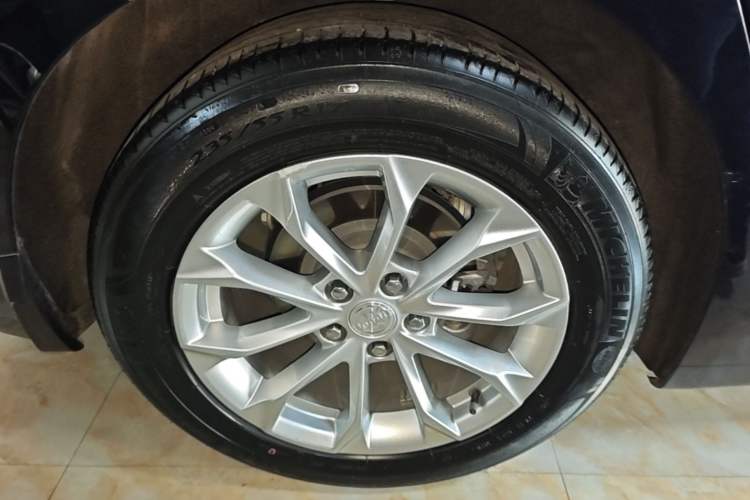 Used Buick LaCrosse 2021 552T Luxury Version Right Rear Wheel Hub