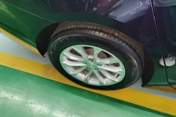 Used Buick LaCrosse 2021 552T Luxury Version Right Rear Wheel Hub