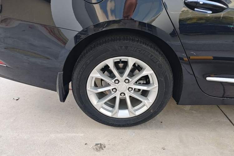 Used Buick LaCrosse 2021 552T Luxury Version Right Rear Wheel Hub