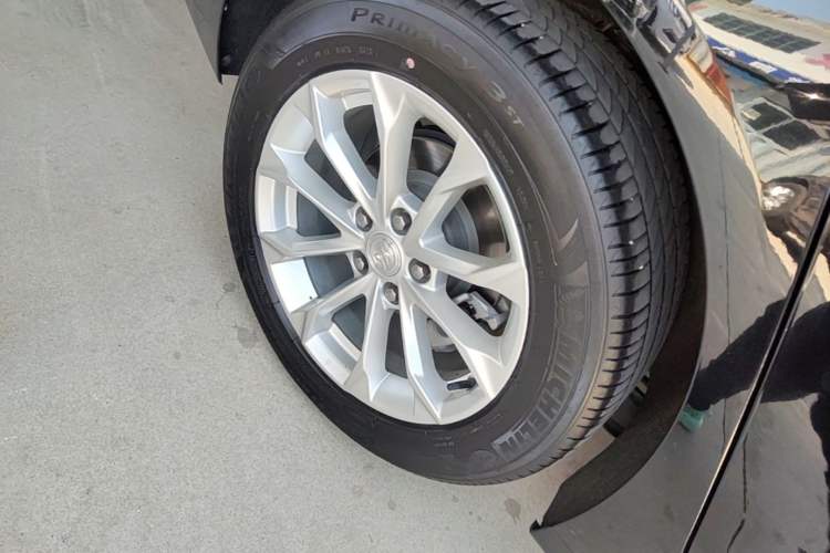 Used Buick LaCrosse 2021 552T Luxury Version Right Rear Wheel Hub